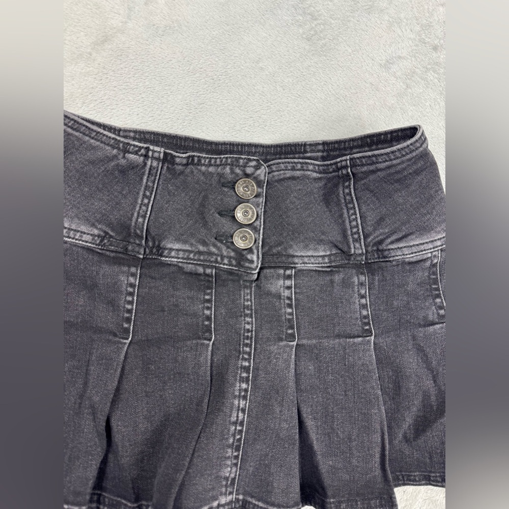 BDG Urban Outfitters Washed Black Button Kilt pleated skirt Sz S NWT Y2K Vibes - Picture 3 of 10